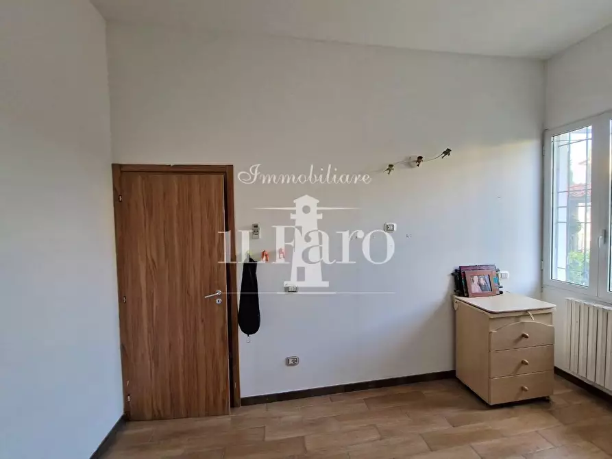 Immagine 18 di Appartamento in vendita  a Prato