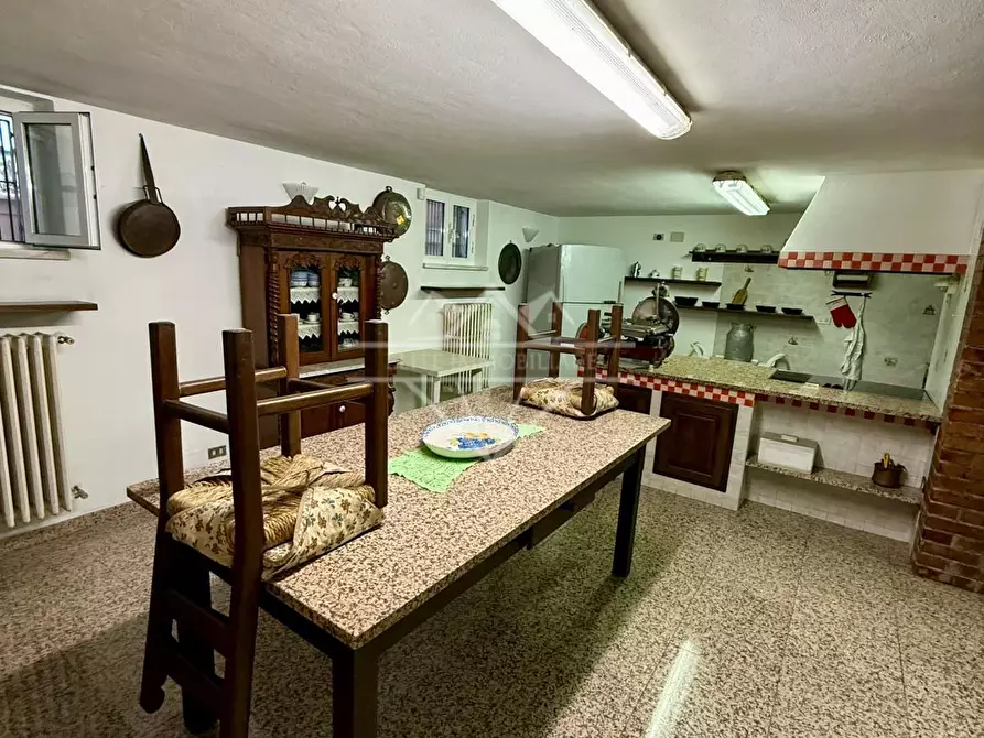 Immagine 16 di Villa in vendita  a Carrara