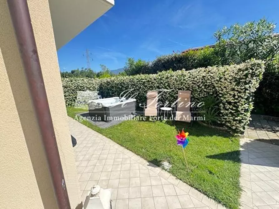 Immagine 6 di Casa bifamiliare in affitto  a Forte Dei Marmi