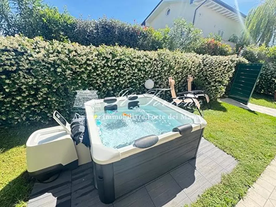 Immagine 5 di Casa bifamiliare in affitto  a Forte Dei Marmi