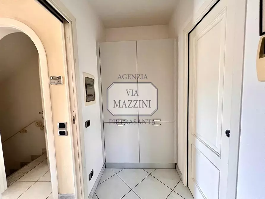 Immagine 8 di Villa in vendita  a Forte Dei Marmi