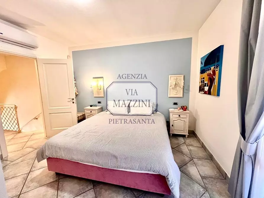 Immagine 12 di Villa in vendita  a Forte Dei Marmi