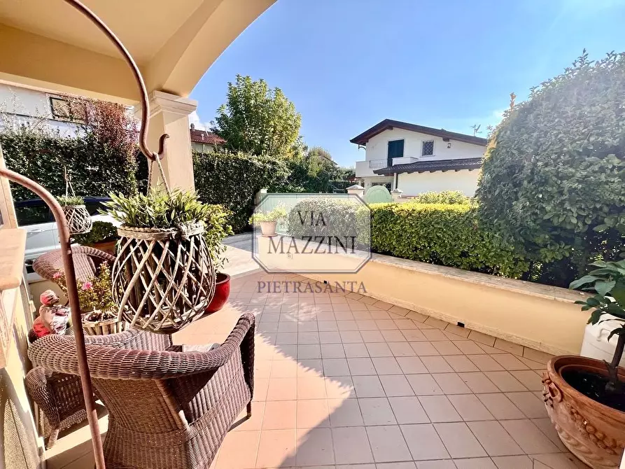 Immagine 31 di Villa in vendita  a Forte Dei Marmi