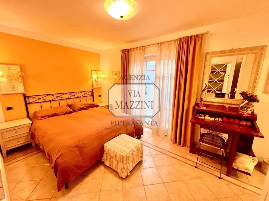Immagine 21 di Villa in vendita  a Forte Dei Marmi