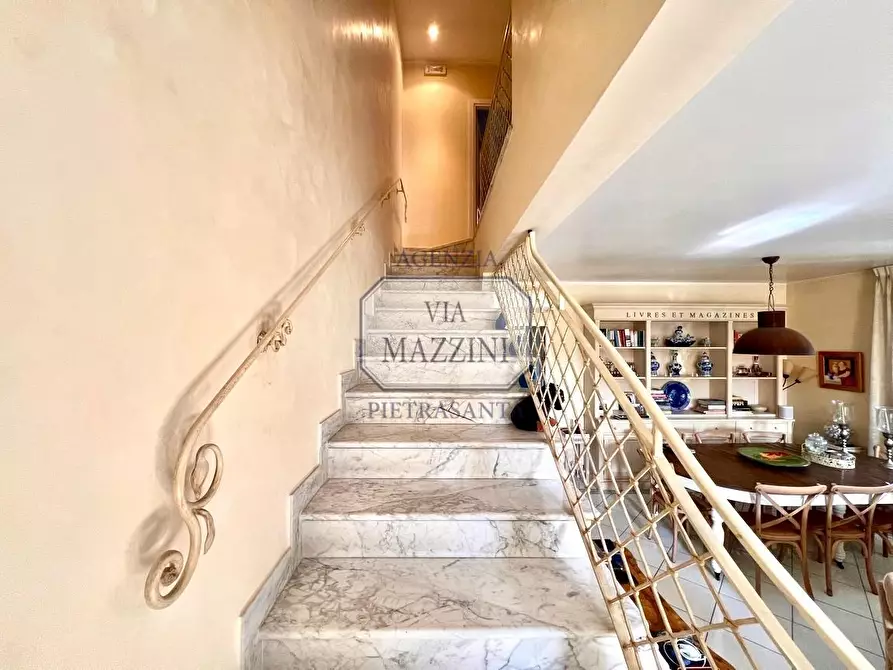 Immagine 10 di Villa in vendita  a Forte Dei Marmi