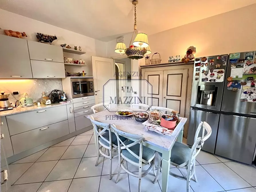 Immagine 6 di Villa in vendita  a Forte Dei Marmi
