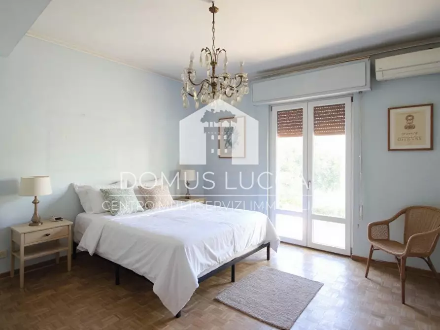 Immagine 43 di Appartamento in vendita  a Lucca