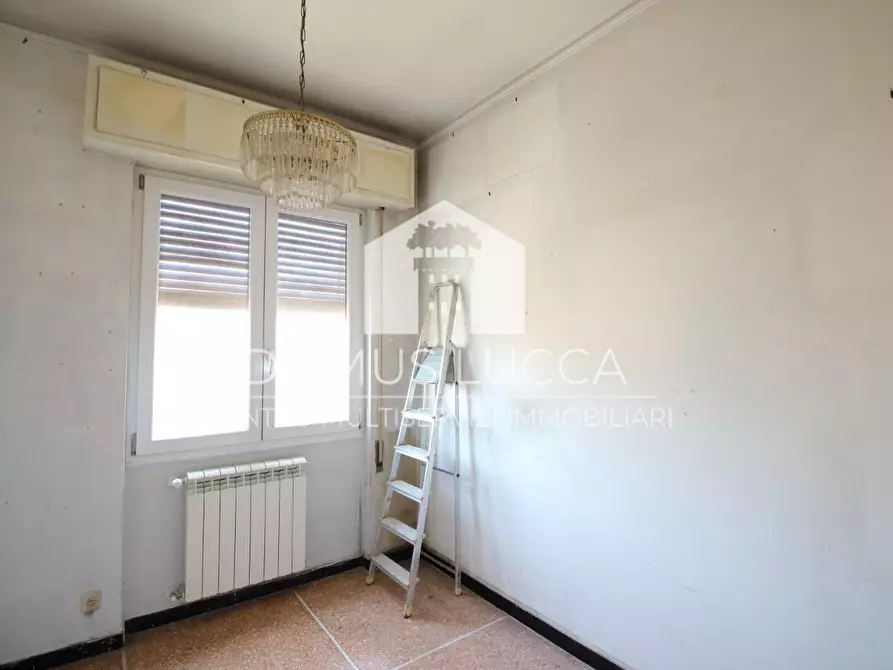 Immagine 22 di Appartamento in vendita  a Lucca