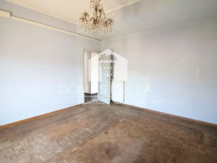 Immagine 13 di Appartamento in vendita  a Lucca