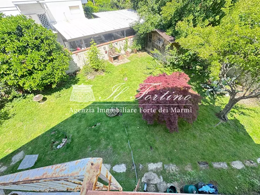 Immagine 3 di Casa indipendente in vendita  a Forte Dei Marmi
