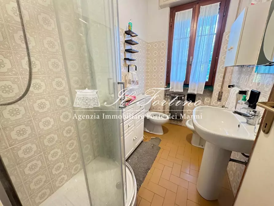 Immagine 11 di Casa indipendente in vendita  a Forte Dei Marmi