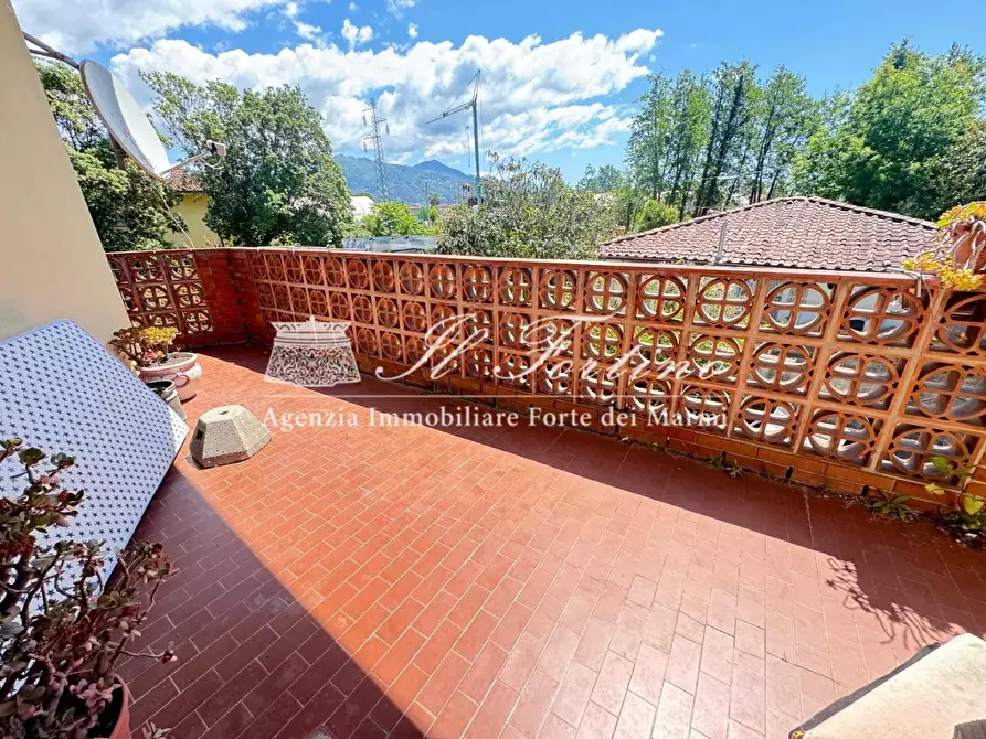 Immagine 6 di Casa indipendente in vendita  a Forte Dei Marmi