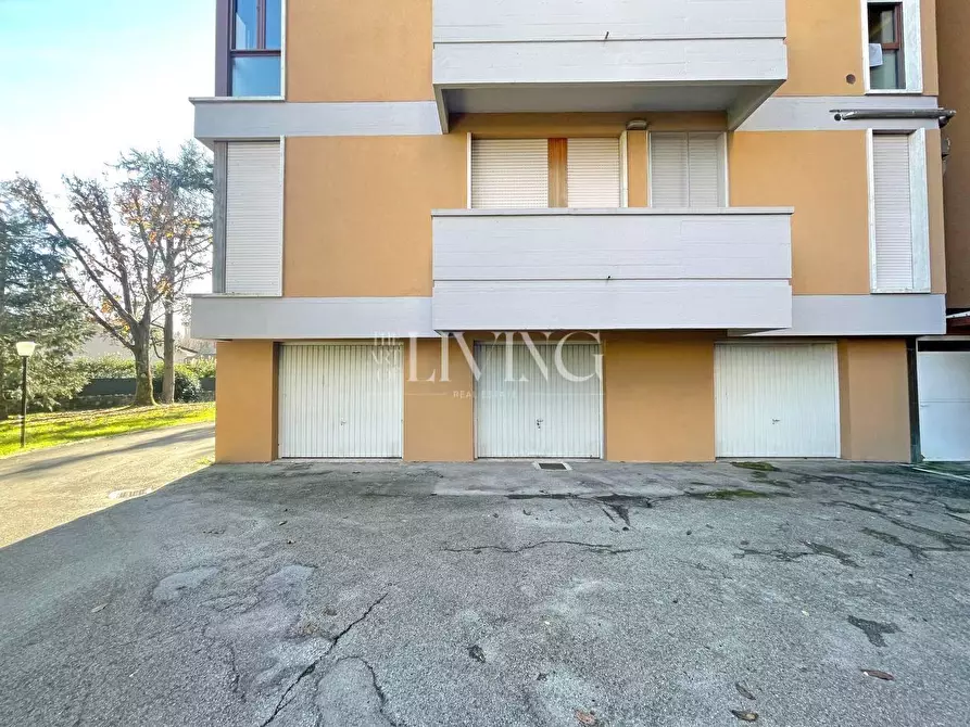 Immagine 38 di Appartamento in vendita  a Lucca