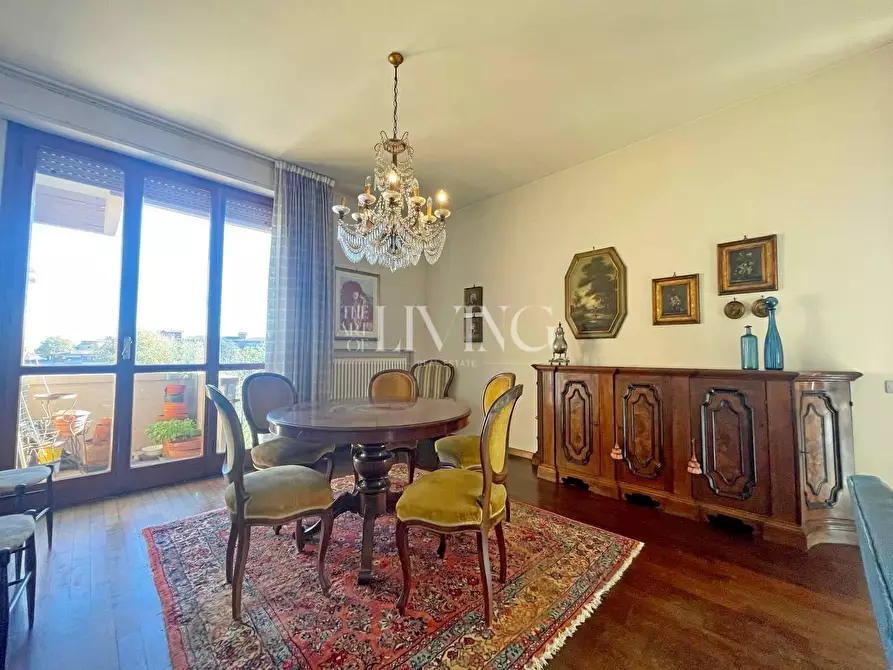 Immagine 31 di Appartamento in vendita  a Lucca