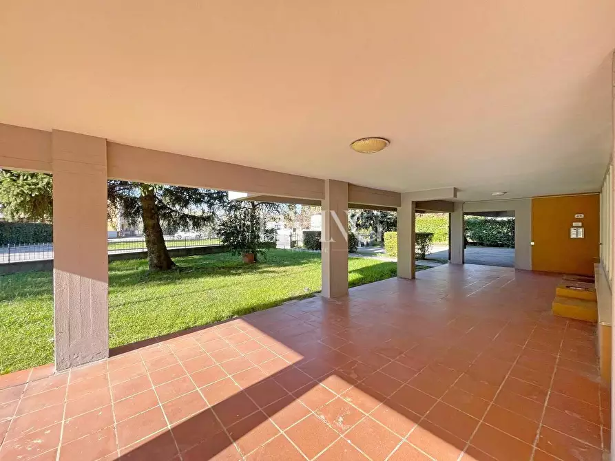 Immagine 41 di Appartamento in vendita  a Lucca