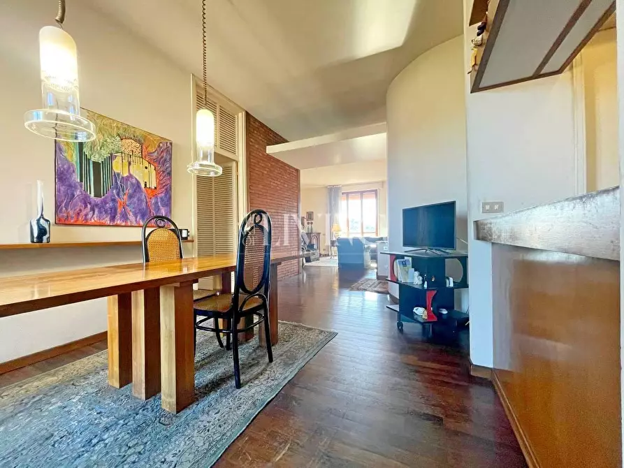 Immagine 2 di Appartamento in vendita  a Lucca