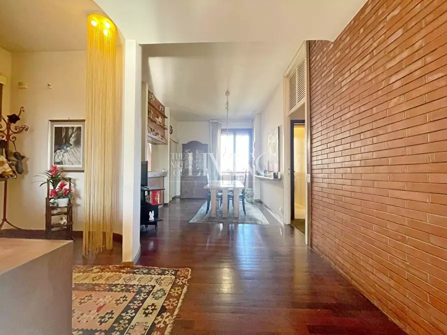 Immagine 7 di Appartamento in vendita  a Lucca