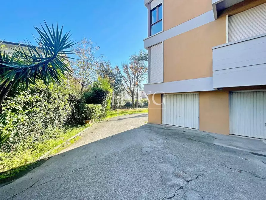 Immagine 43 di Appartamento in vendita  a Lucca