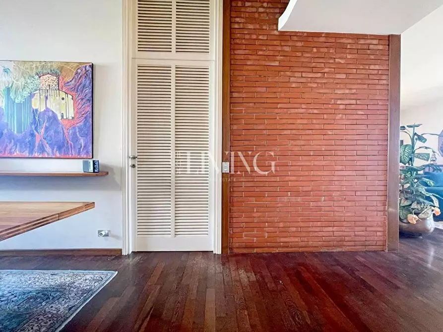 Immagine 14 di Appartamento in vendita  a Lucca