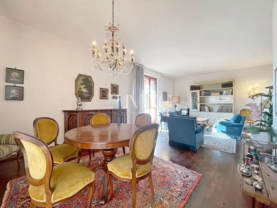 Immagine 13 di Appartamento in vendita  a Lucca