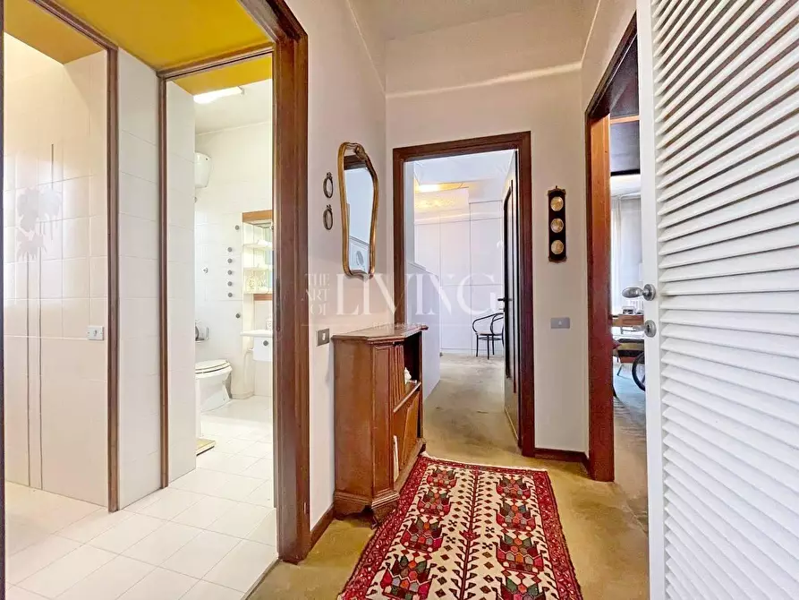 Immagine 27 di Appartamento in vendita  a Lucca