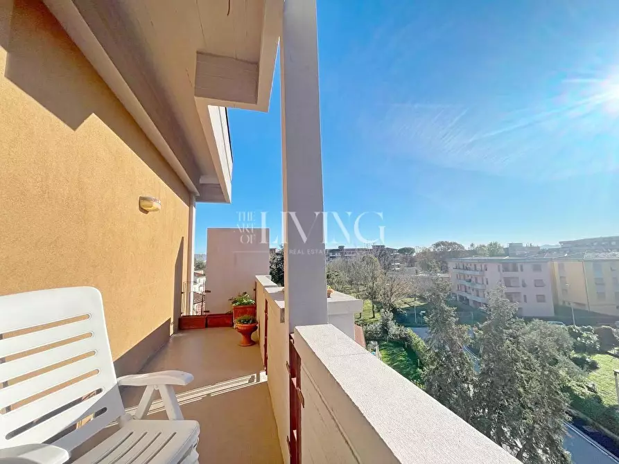 Immagine 10 di Appartamento in vendita  a Lucca