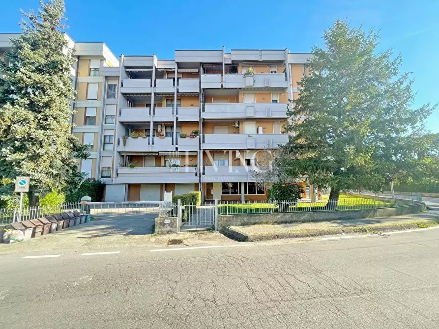 Immagine 46 di Appartamento in vendita  a Lucca