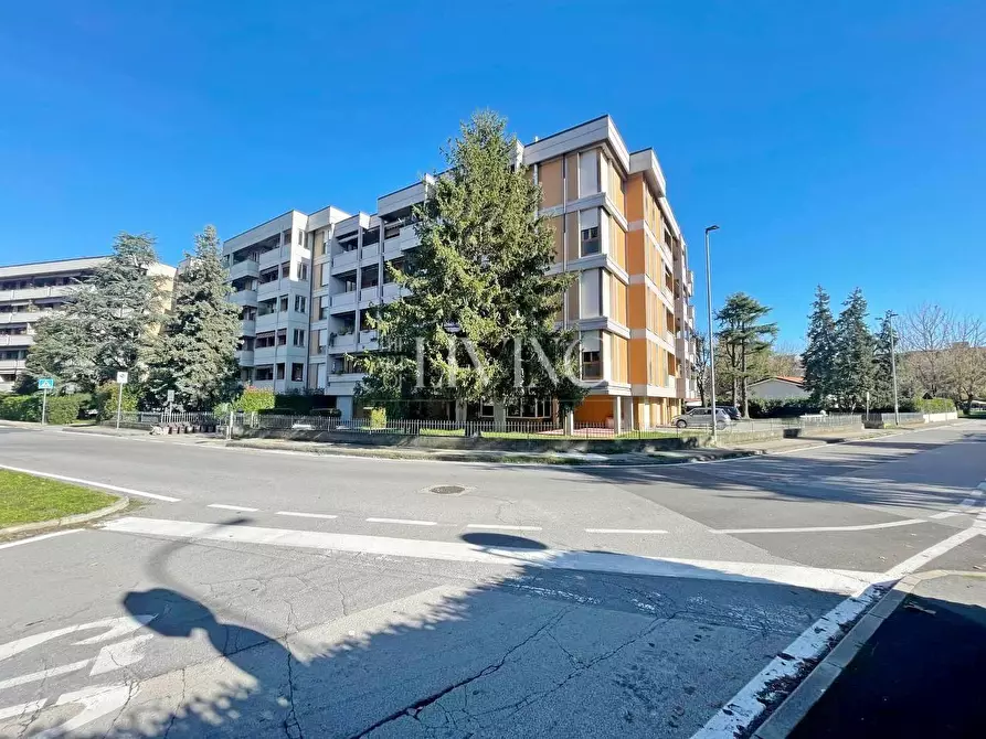 Immagine 45 di Appartamento in vendita  a Lucca