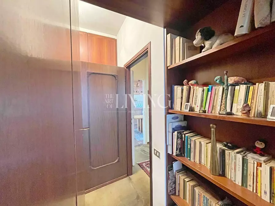 Immagine 26 di Appartamento in vendita  a Lucca