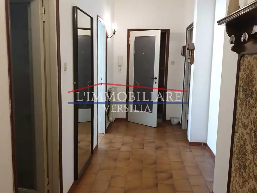 Immagine 3 di Appartamento in vendita  a Massa