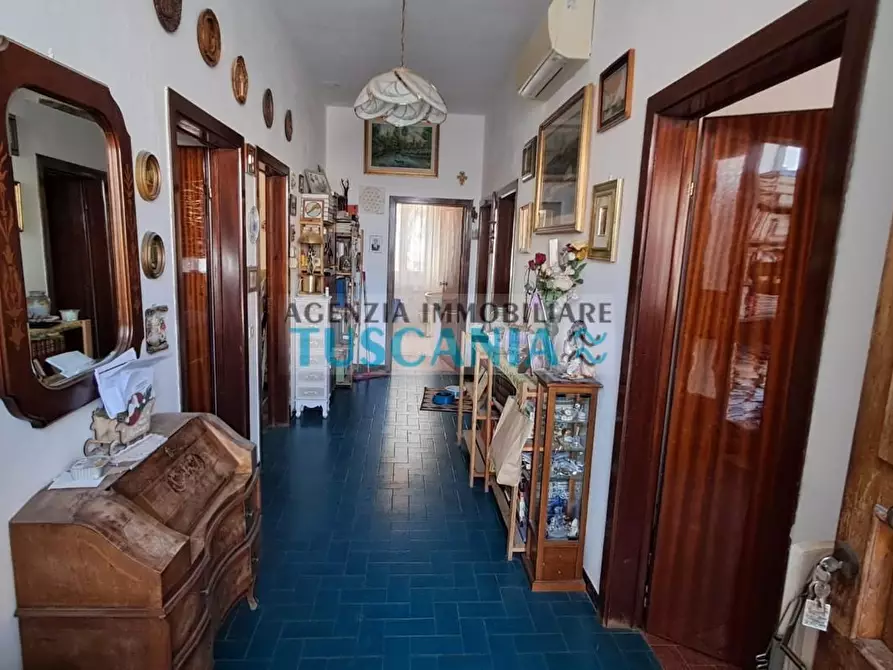 Immagine 7 di Villa in vendita  a Cecina