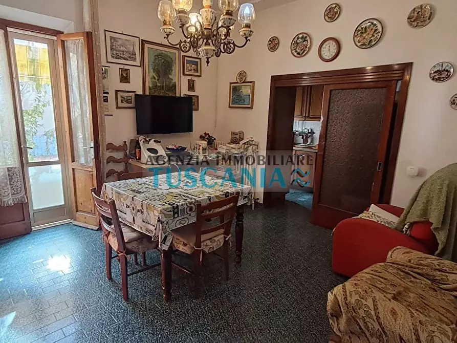 Immagine 11 di Villa in vendita  a Cecina
