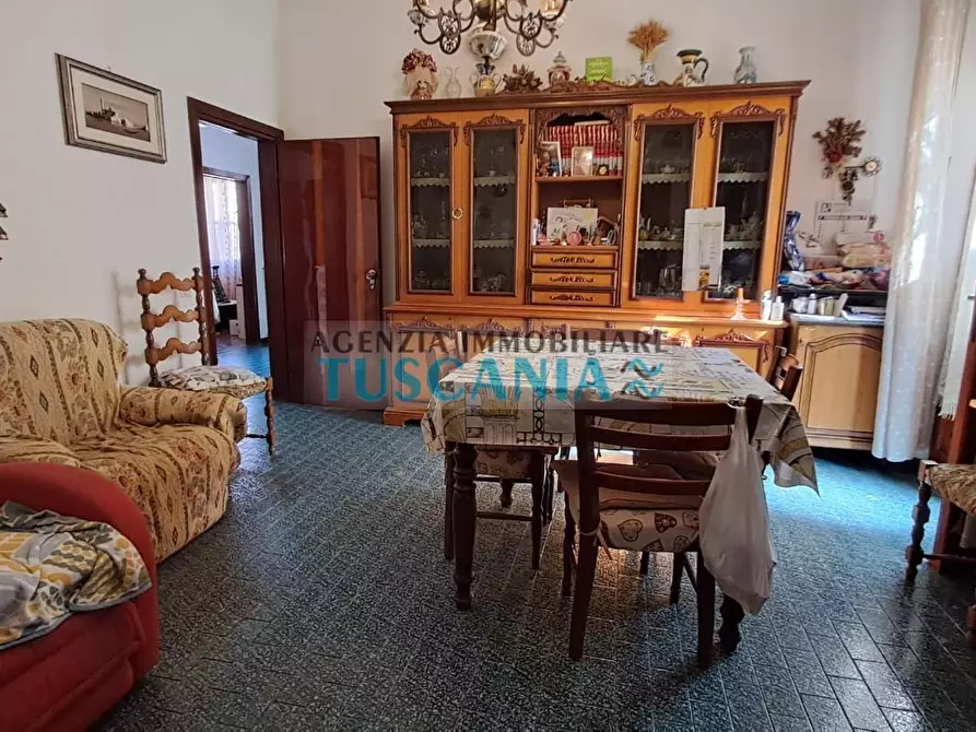 Immagine 9 di Villa in vendita  a Cecina