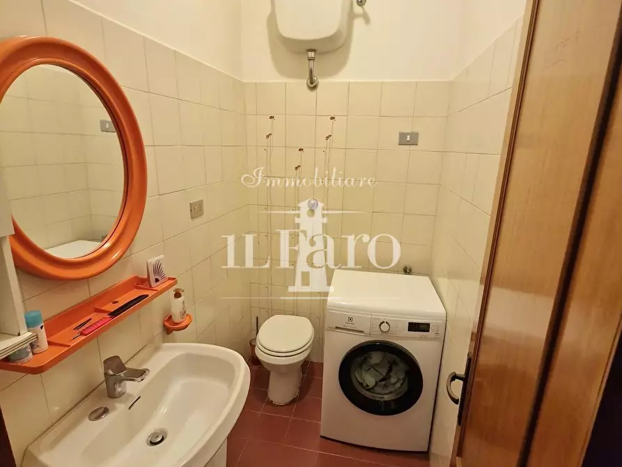 Immagine 13 di Villetta a schiera in vendita  a Campi Bisenzio