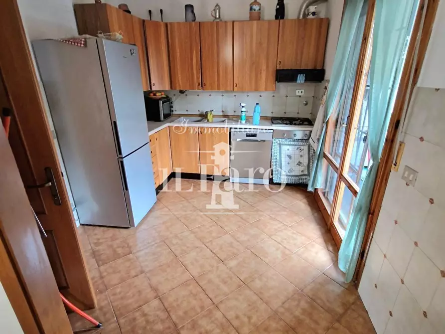 Immagine 9 di Villetta a schiera in vendita  a Campi Bisenzio