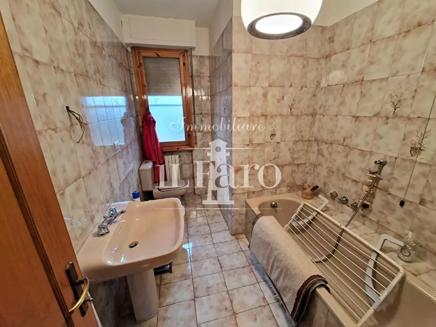 Immagine 27 di Villetta a schiera in vendita  a Campi Bisenzio