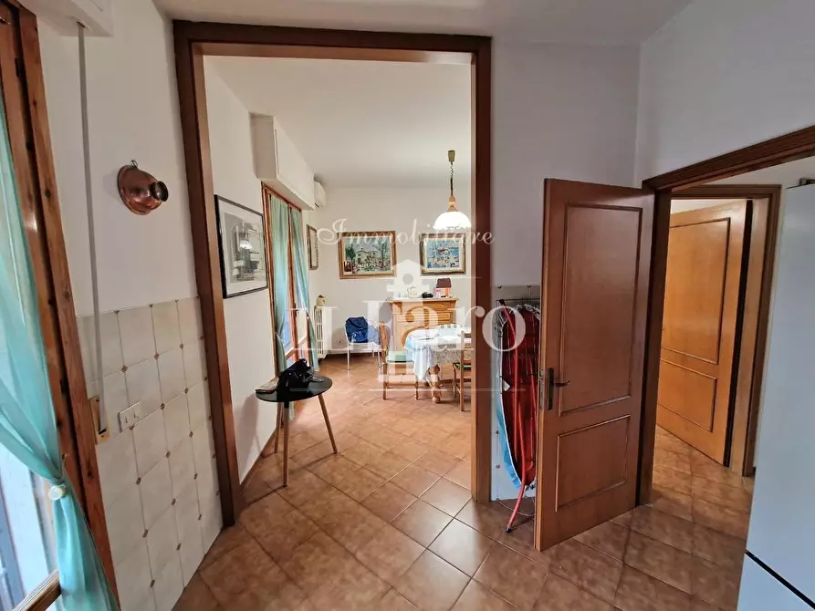 Immagine 12 di Villetta a schiera in vendita  a Campi Bisenzio