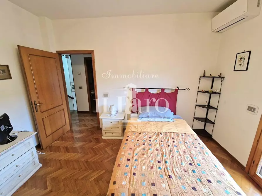 Immagine 19 di Villetta a schiera in vendita  a Campi Bisenzio