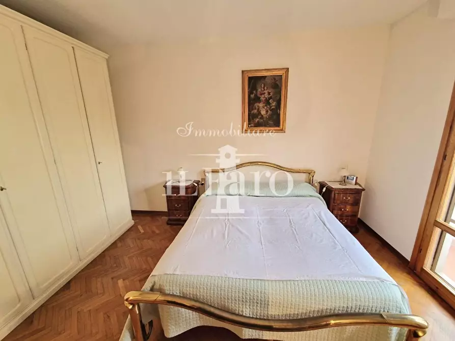 Immagine 17 di Villetta a schiera in vendita  a Campi Bisenzio