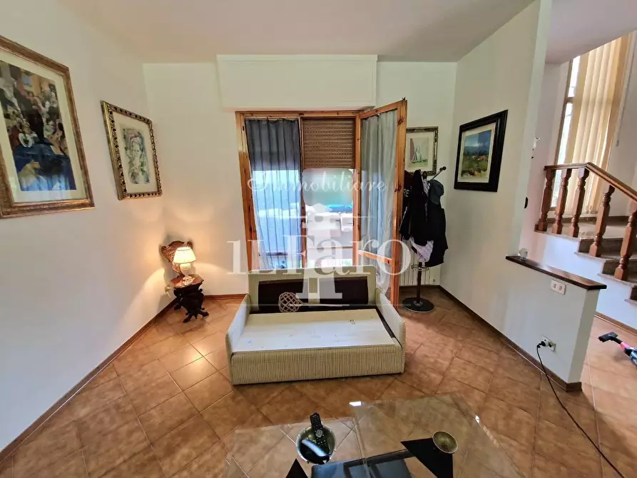 Immagine 4 di Villetta a schiera in vendita  a Campi Bisenzio