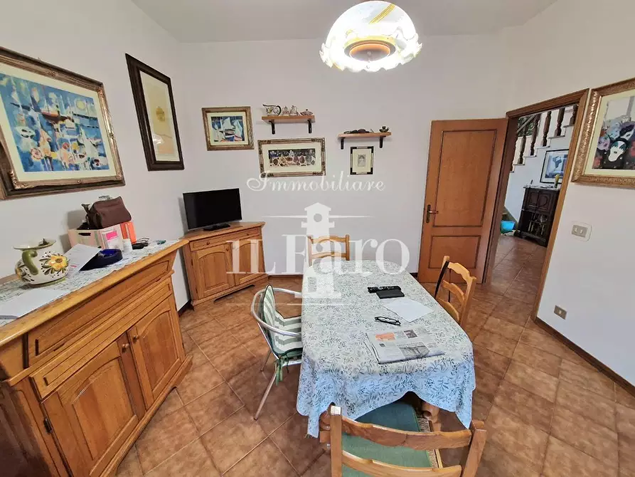 Immagine 8 di Villetta a schiera in vendita  a Campi Bisenzio