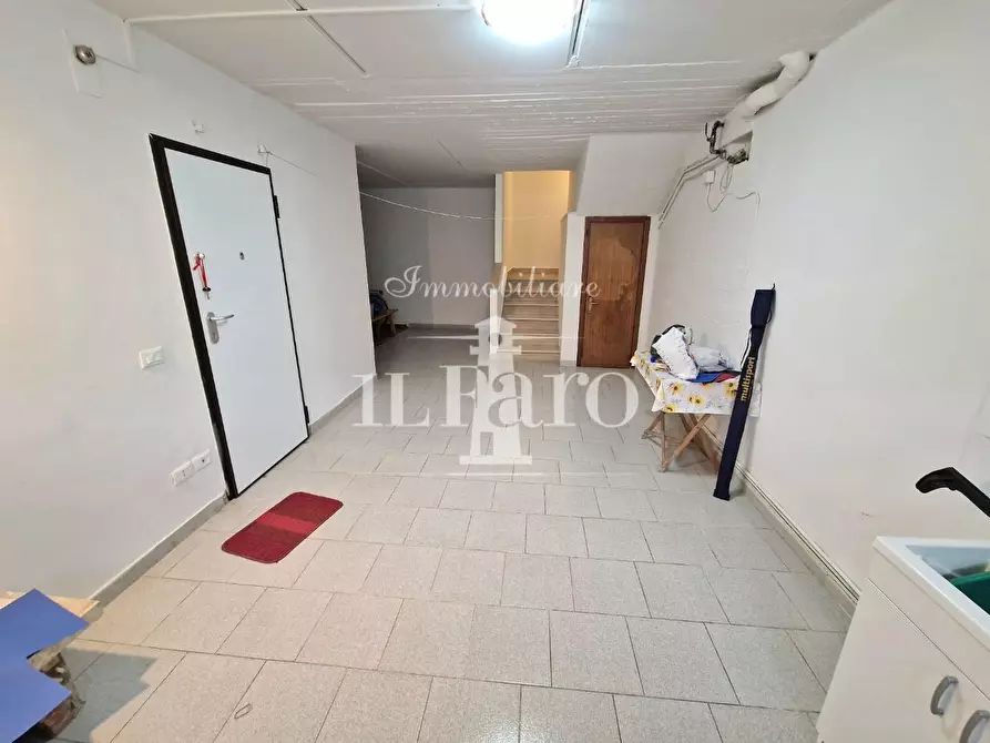 Immagine 30 di Villetta a schiera in vendita  a Campi Bisenzio