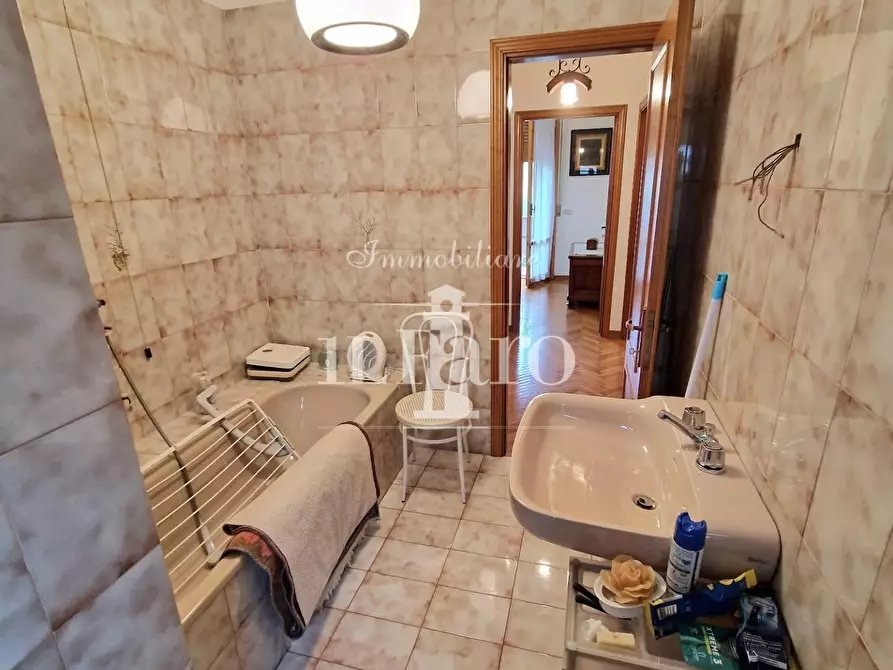 Immagine 28 di Villetta a schiera in vendita  a Campi Bisenzio