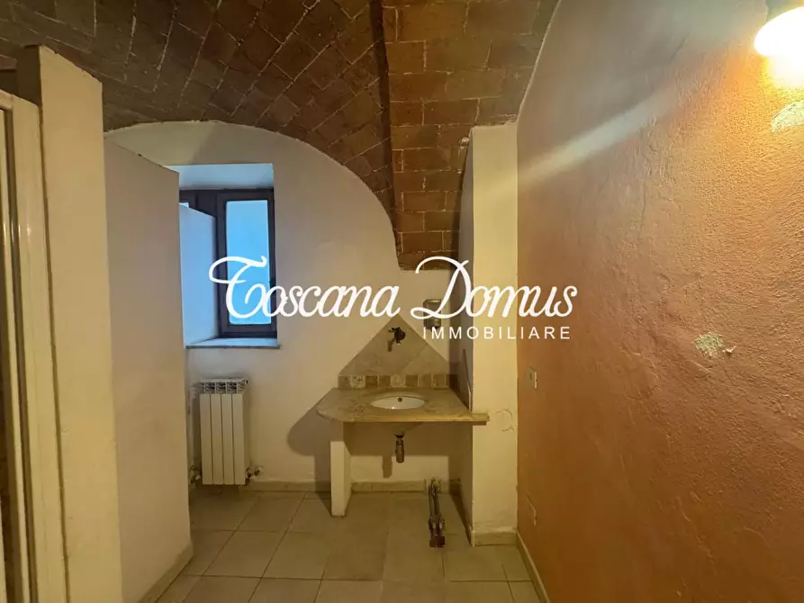 Immagine 6 di Appartamento in vendita  a Siena