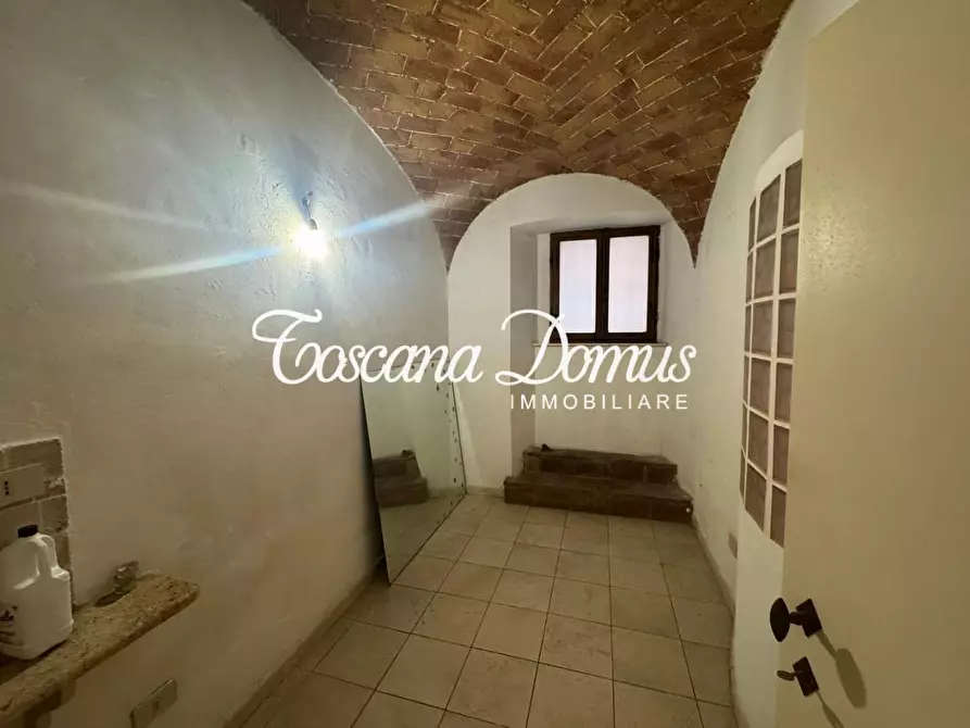 Immagine 5 di Appartamento in vendita  a Siena