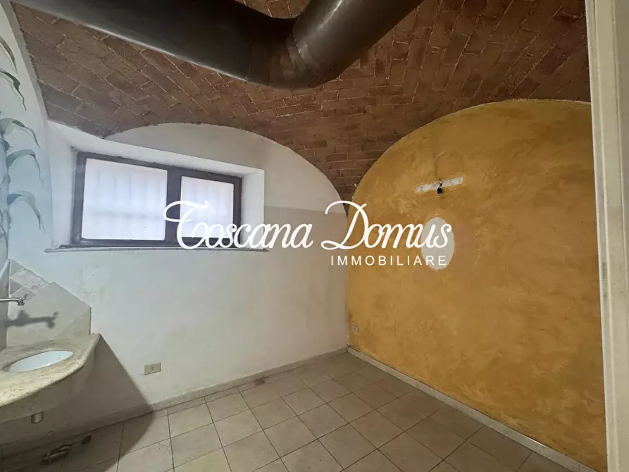 Immagine 7 di Appartamento in vendita  a Siena