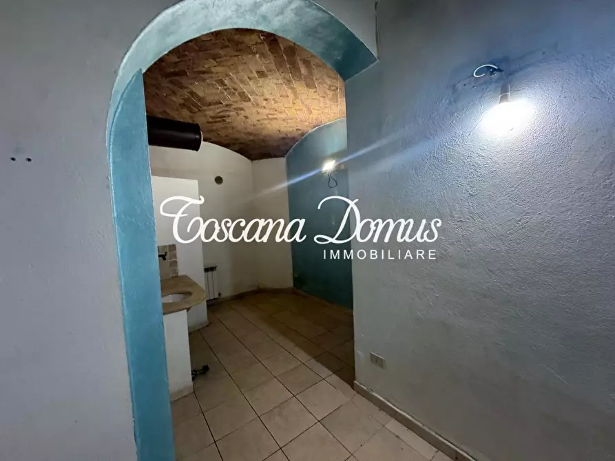 Immagine 4 di Appartamento in vendita  a Siena