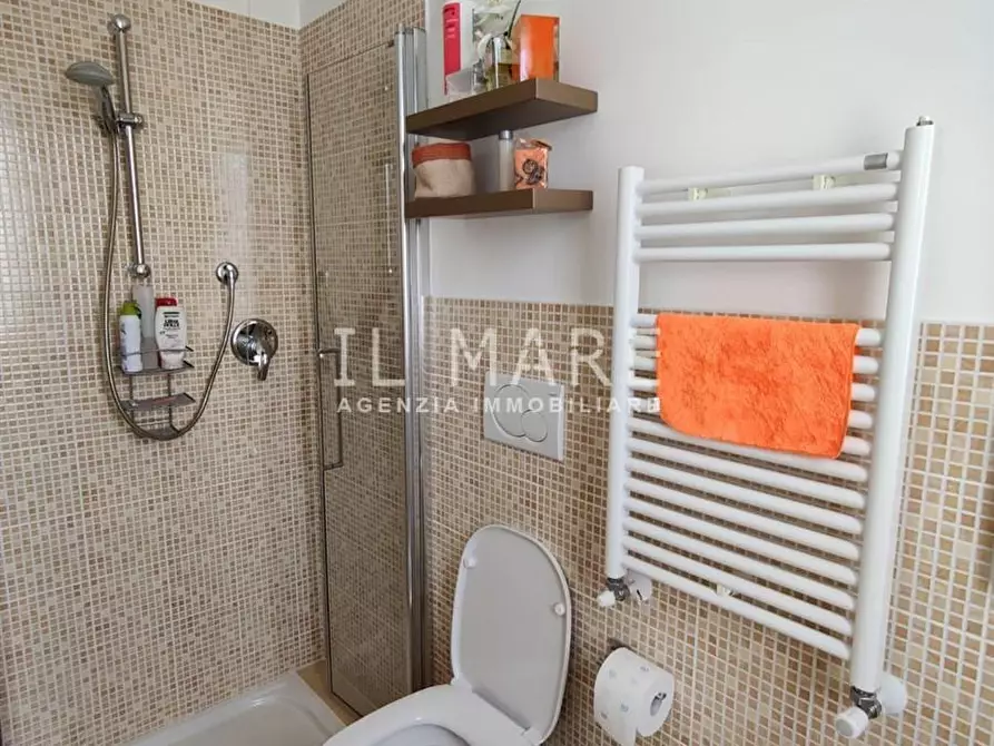 Immagine 15 di Appartamento in vendita  a Massa