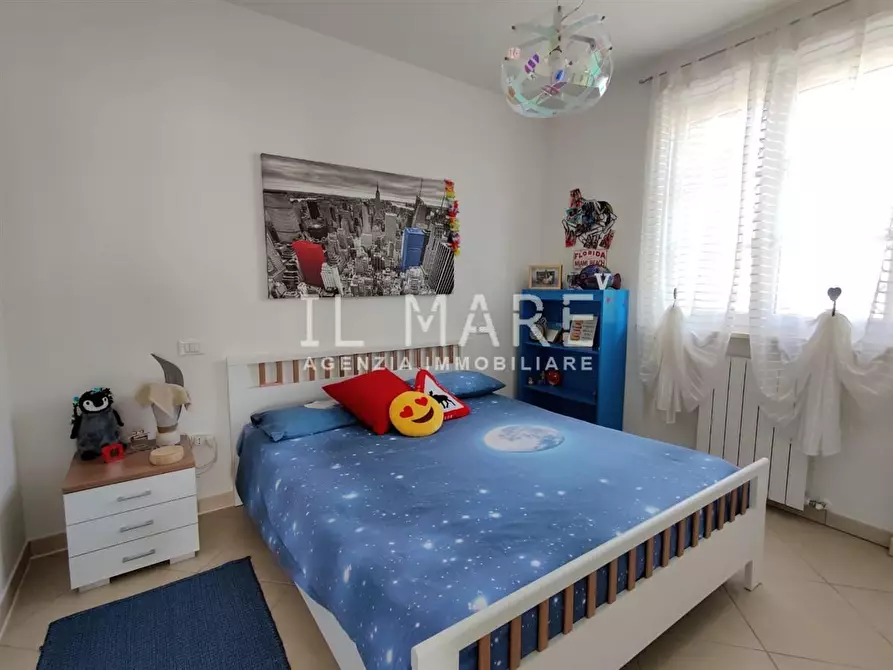 Immagine 11 di Appartamento in vendita  a Massa