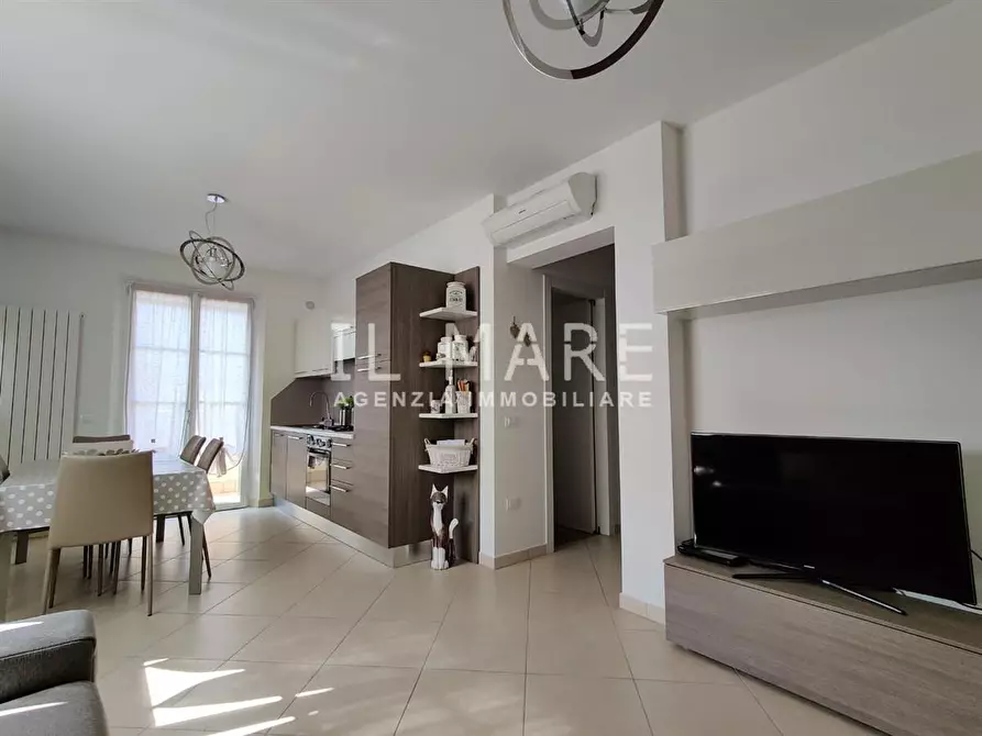 Immagine 4 di Appartamento in vendita  a Massa